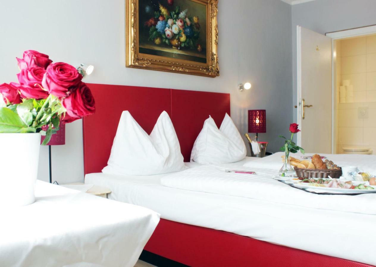 Stadthotel Restaurant Auerhahn Vöcklabruck Kültér fotó
